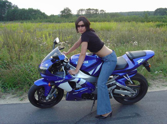 Yamaha YZF R1   babes motor girls 