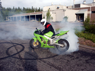 Kawasaki ZX6R babes motor girls 