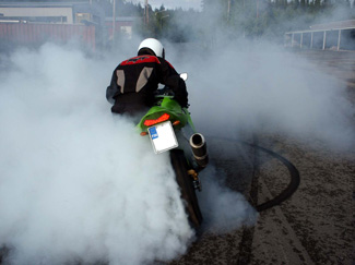 Kawasaki ZX6R burn-outs