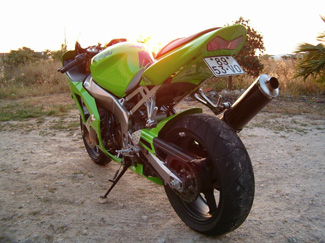 Kawasaki-ZX6R-nice-pics babe