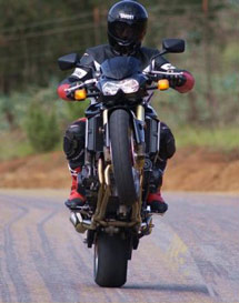 Kawasaki Z1000 babes motor girls 